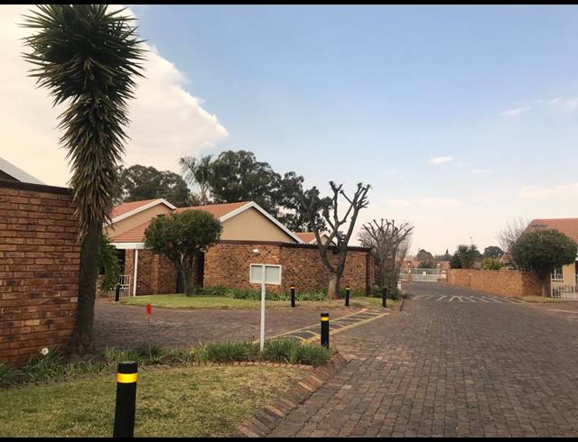2 BEDROOM SIMPLEX RENTED IN BONAERO PARK
